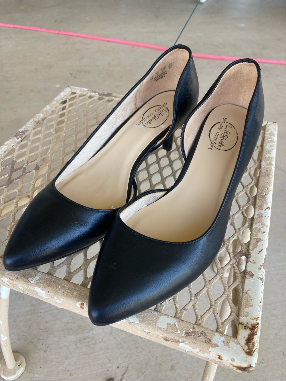 Life Stride Simply Comfort Black Kitten heel dress shoes 7